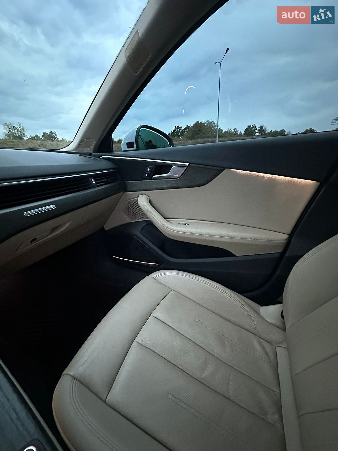 Audi A4 2019 VIN WAUENAF43KA062834 фото оголошення 52 з 74