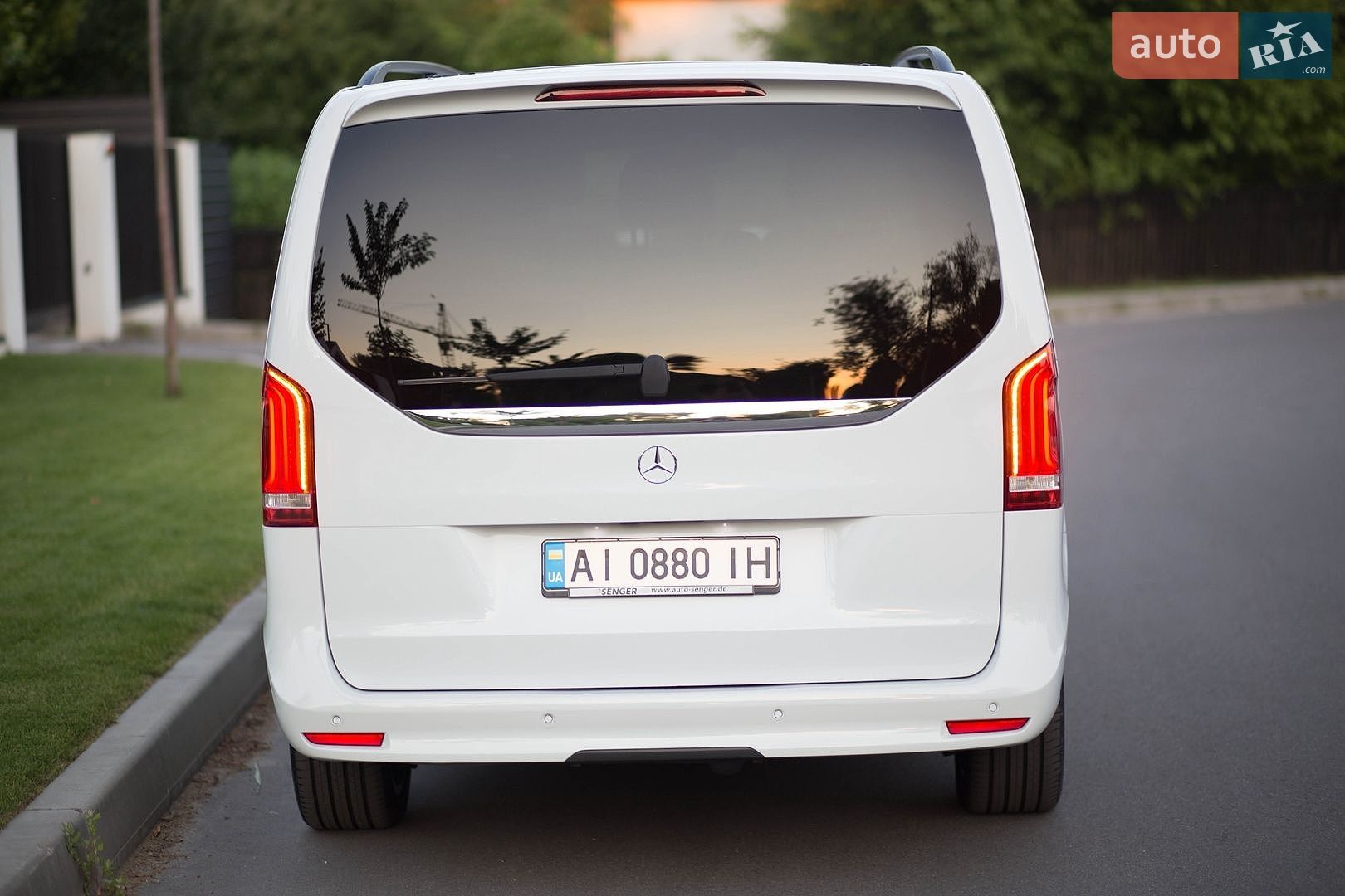 Mercedes-Benz V-Class 2023 VIN W1VVNLTZXP4289399 фото оголошення 12 з 27