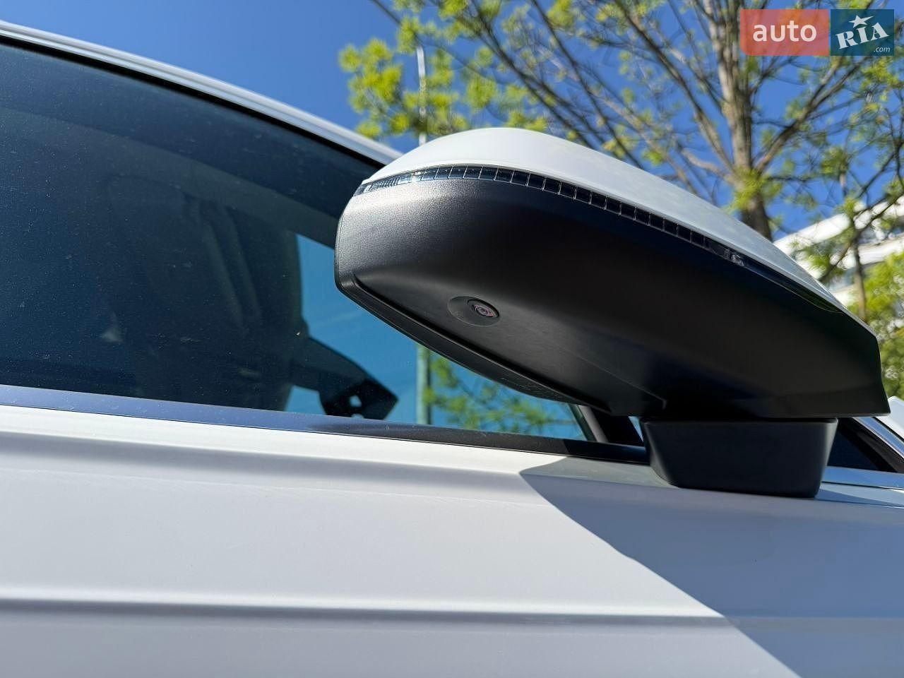 Audi Q7 2018 VIN WA1VAAF72JD038878 фото оголошення 29 з 35