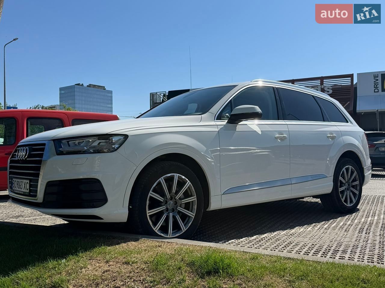 Audi Q7 2018 VIN WA1VAAF72JD038878 фото оголошення 30 з 35