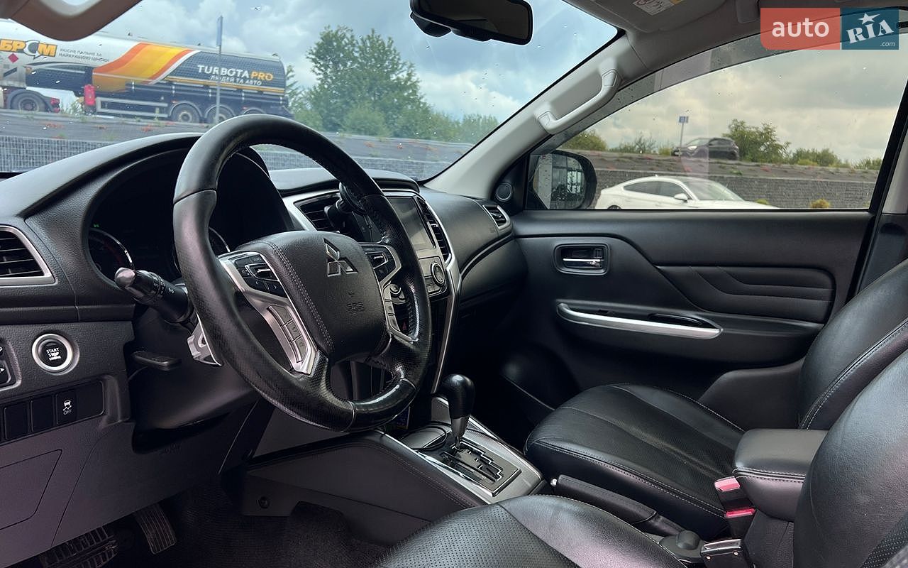 Mitsubishi L 200 2019 VIN MMCJLKL10LH003752 фото оголошення 10 з 32