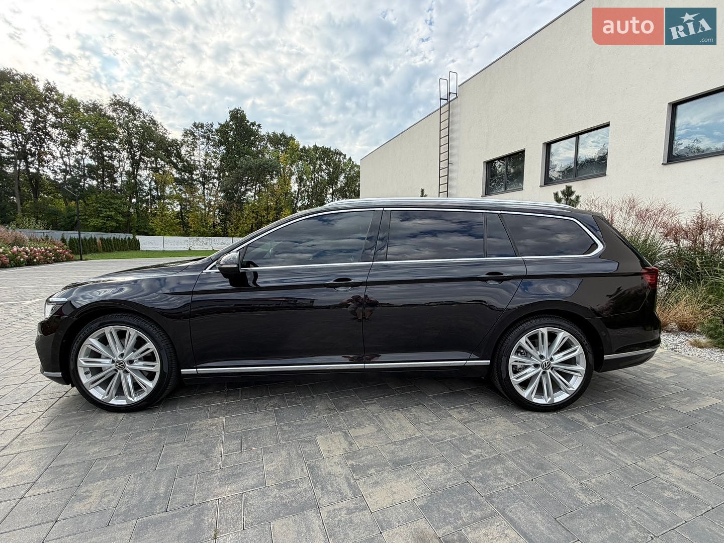 Volkswagen Passat 2023 VIN WVWZZZ3CZPE065266 фото оголошення 13 з 190