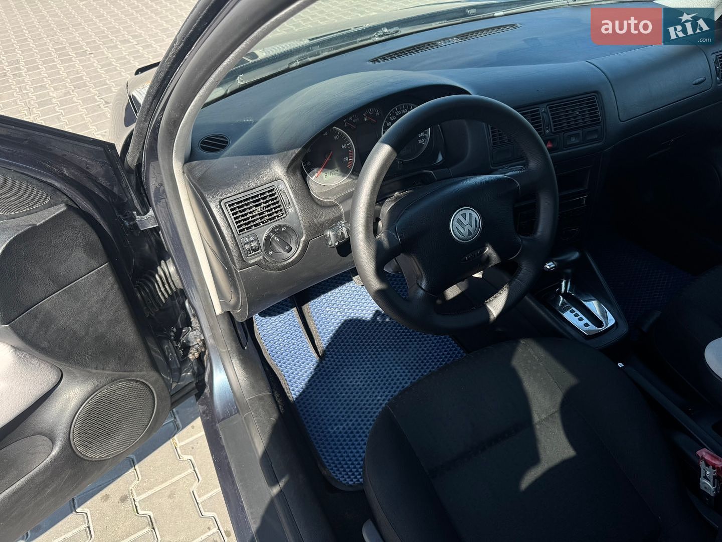 Volkswagen Golf 2004 VIN WVWZZZ1JZ5W012617 фото оголошення 10 з 24