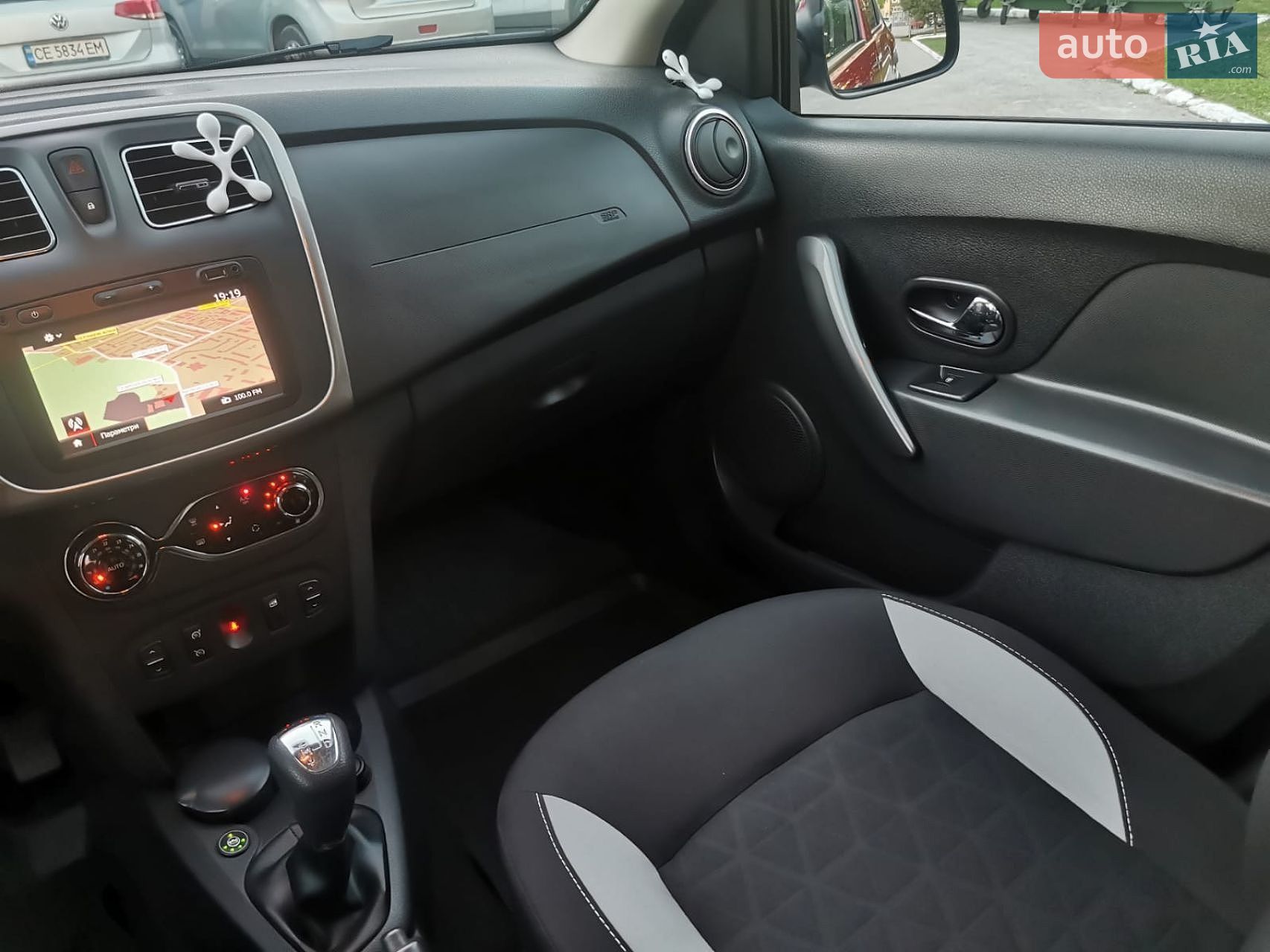 Renault Sandero 2016 VIN VF15SRA1A56668139 фото оголошення 21 з 42