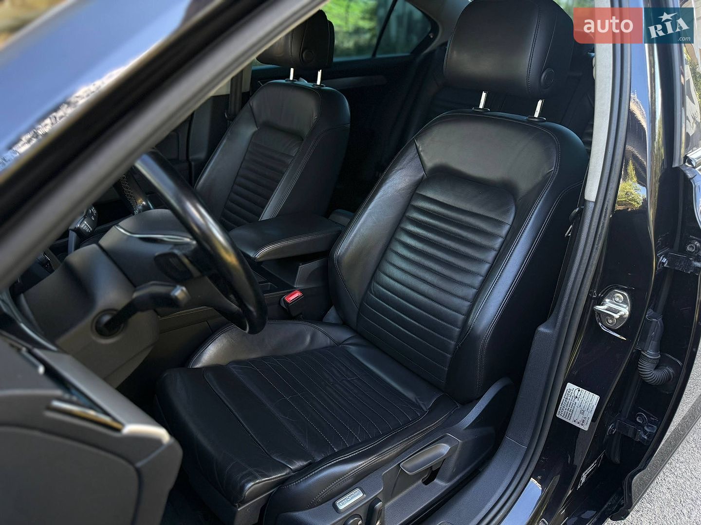 Volkswagen Passat 2015 VIN WVWZZZ3CZGE067694 фото оголошення 21 з 36