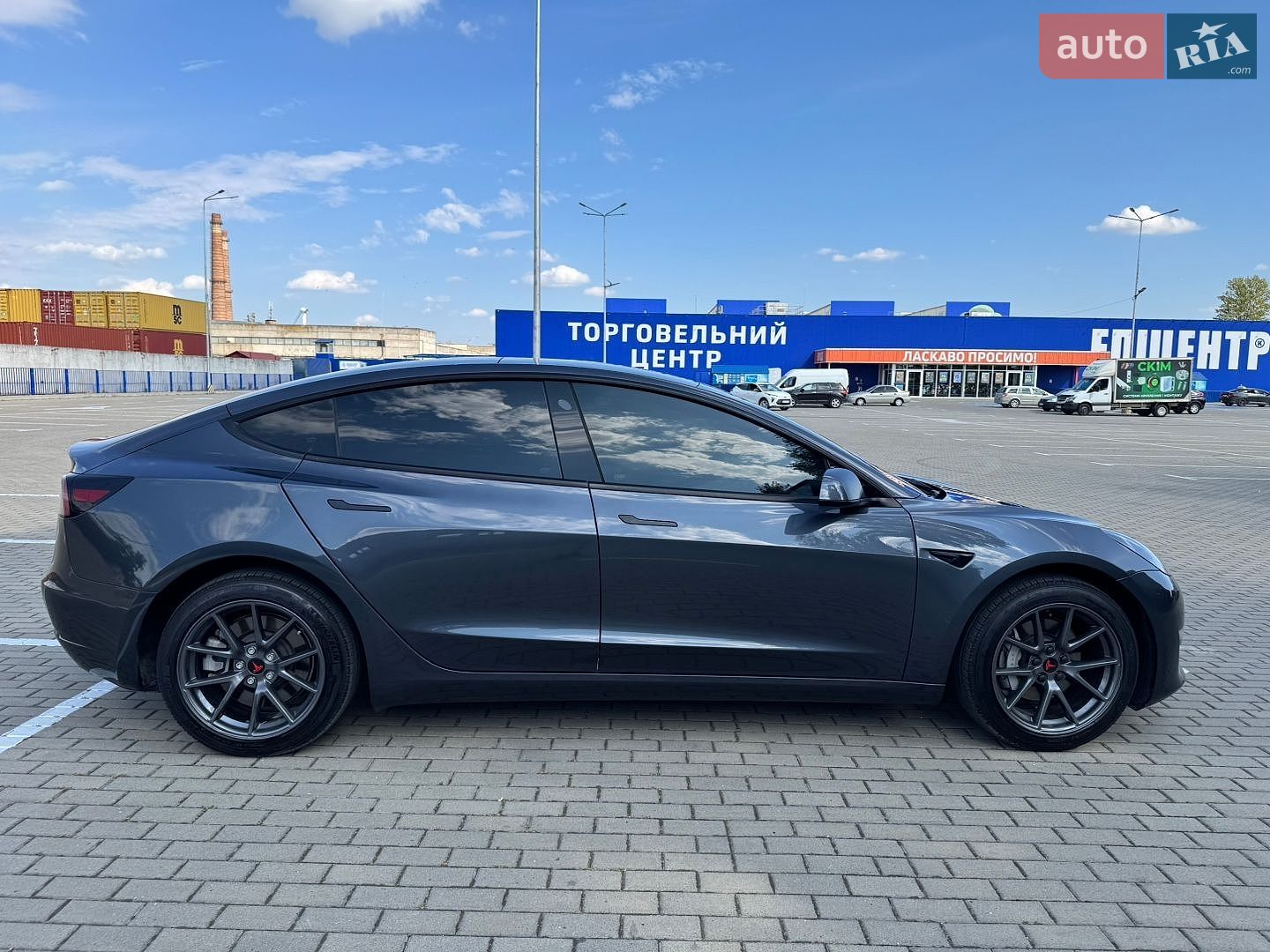 Tesla Model 3 2023 VIN 5YJ3E1EA2PF605347 фото оголошення 3 з 22