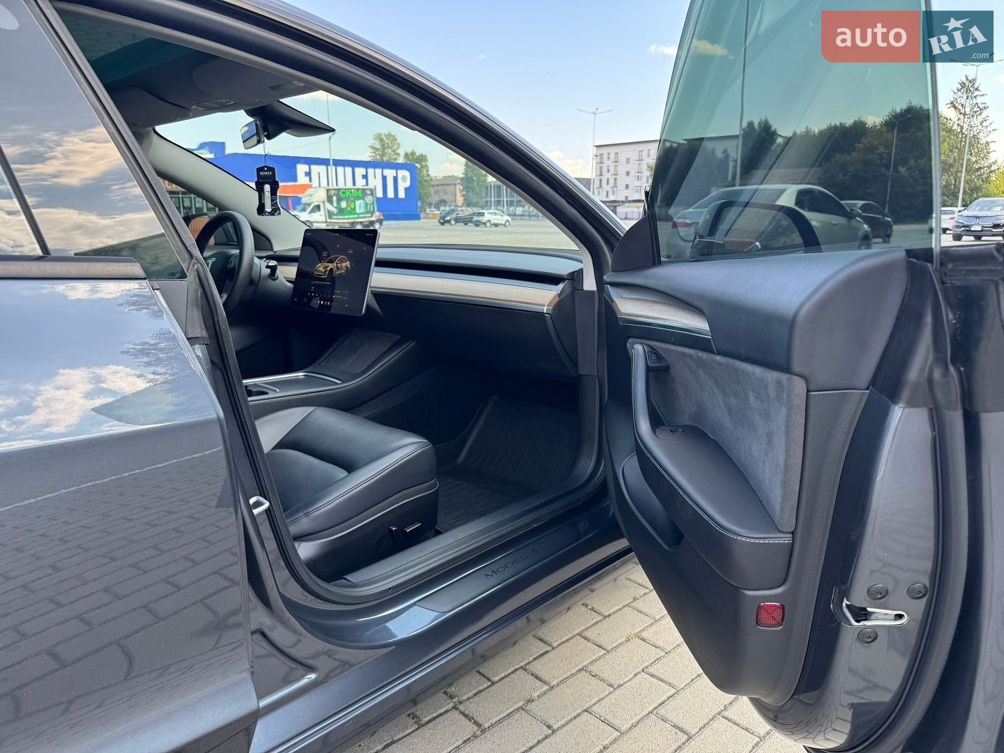 Tesla Model 3 2023 VIN 5YJ3E1EA2PF605347 фото оголошення 21 з 22