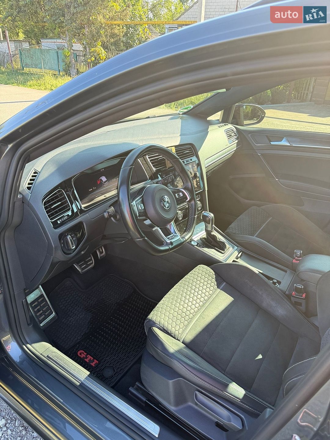 Volkswagen Golf 2017 VIN WVWZZZAUZJP535161 фото оголошення 20 з 22