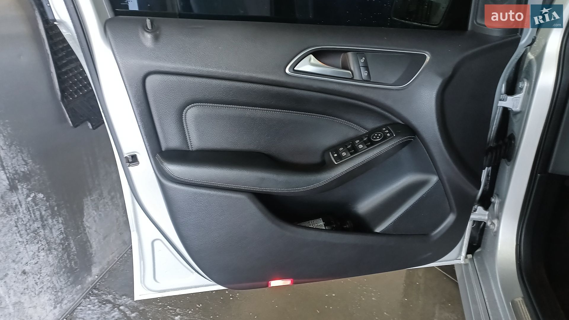 Mercedes-Benz B Class 2015 VIN WDD2428901J008723 фото оголошення 23 з 31