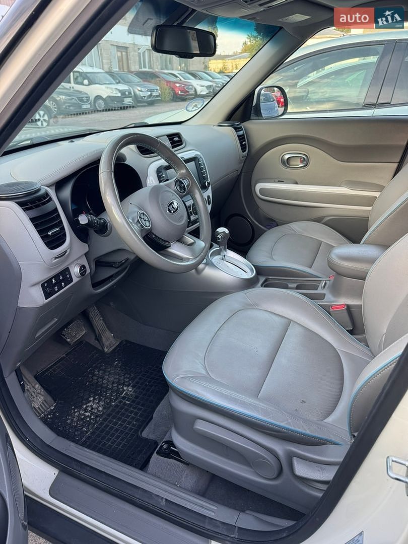Kia Soul 2017 VIN KNAJX81EFJ7024714 фото оголошення 12 з 24