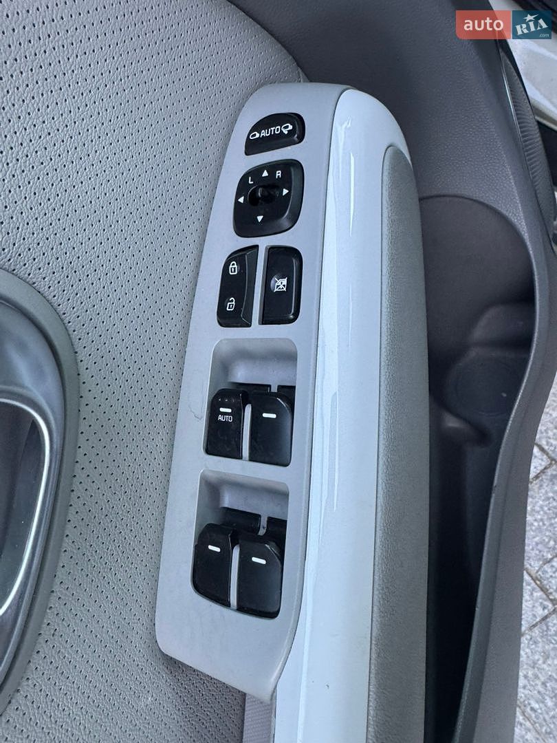 Kia Soul 2017 VIN KNAJX81EFJ7024714 фото оголошення 16 з 24