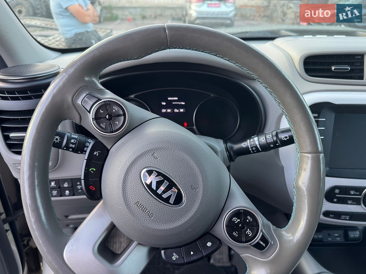 Kia Soul 2017 VIN KNAJX81EFJ7024714 фото оголошення 18 з 24