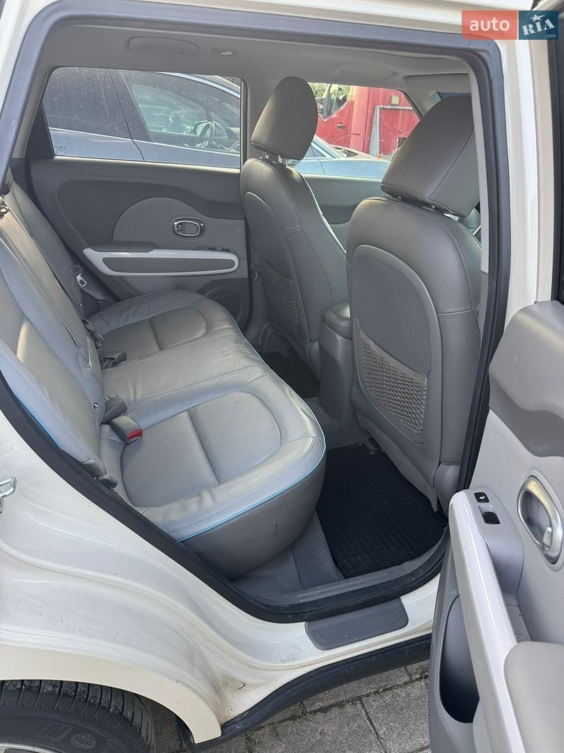 Kia Soul 2017 VIN KNAJX81EFJ7024714 фото оголошення 19 з 24