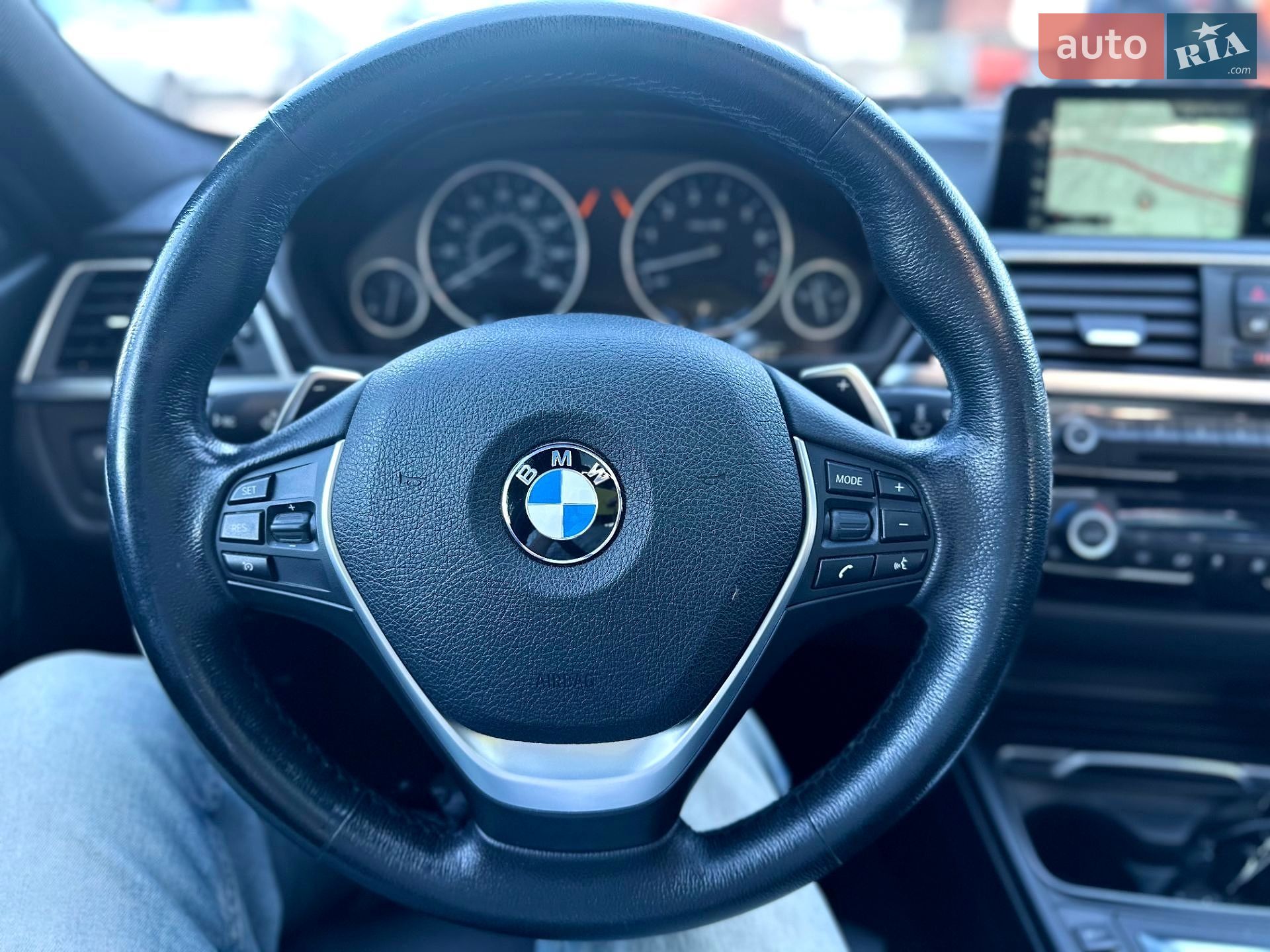 BMW 3 Series 2016 VIN WBA8E1C58HK895140 фото оголошення 5 з 13