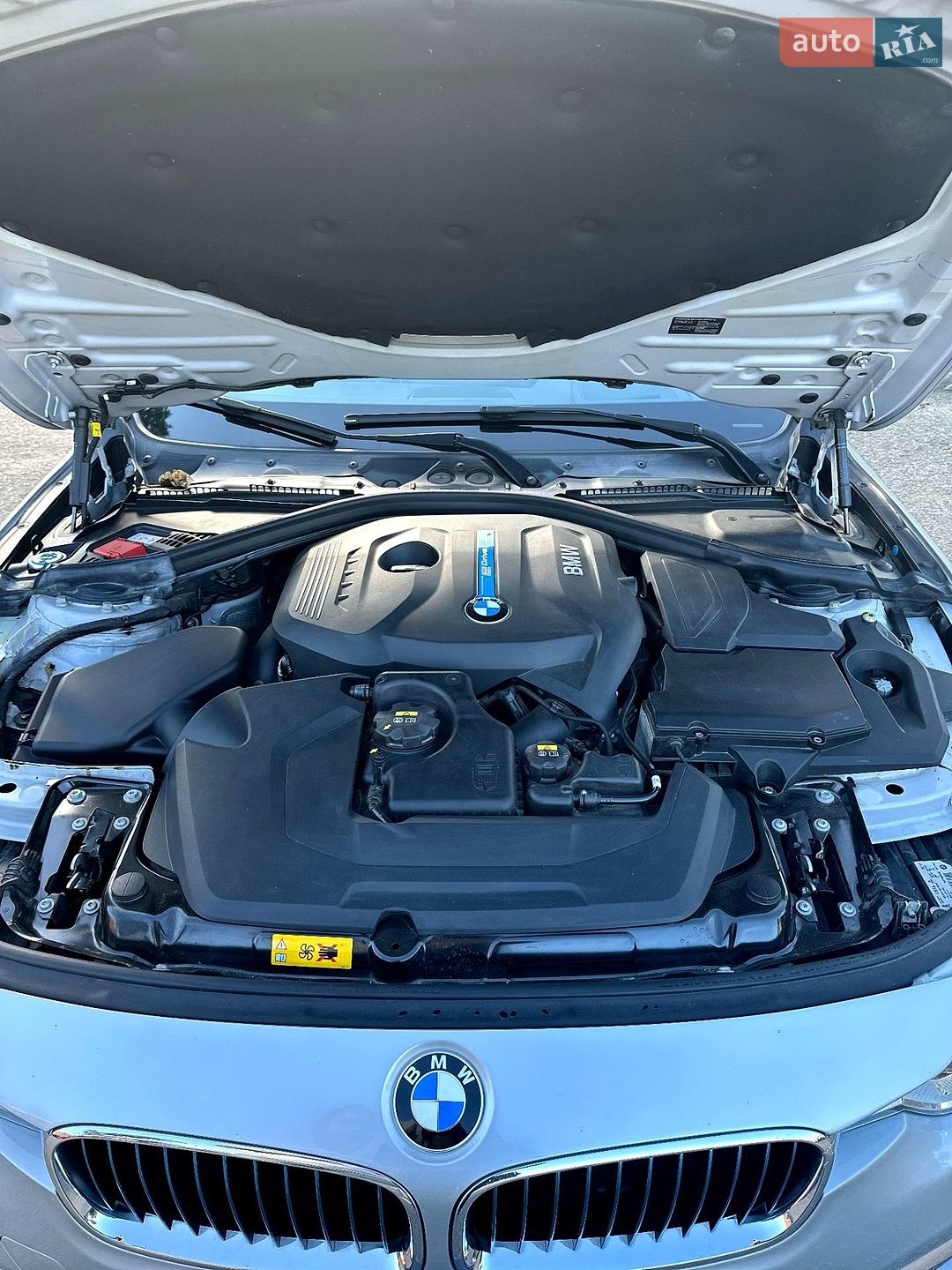 BMW 3 Series 2016 VIN WBA8E1C58HK895140 фото оголошення 2 з 13