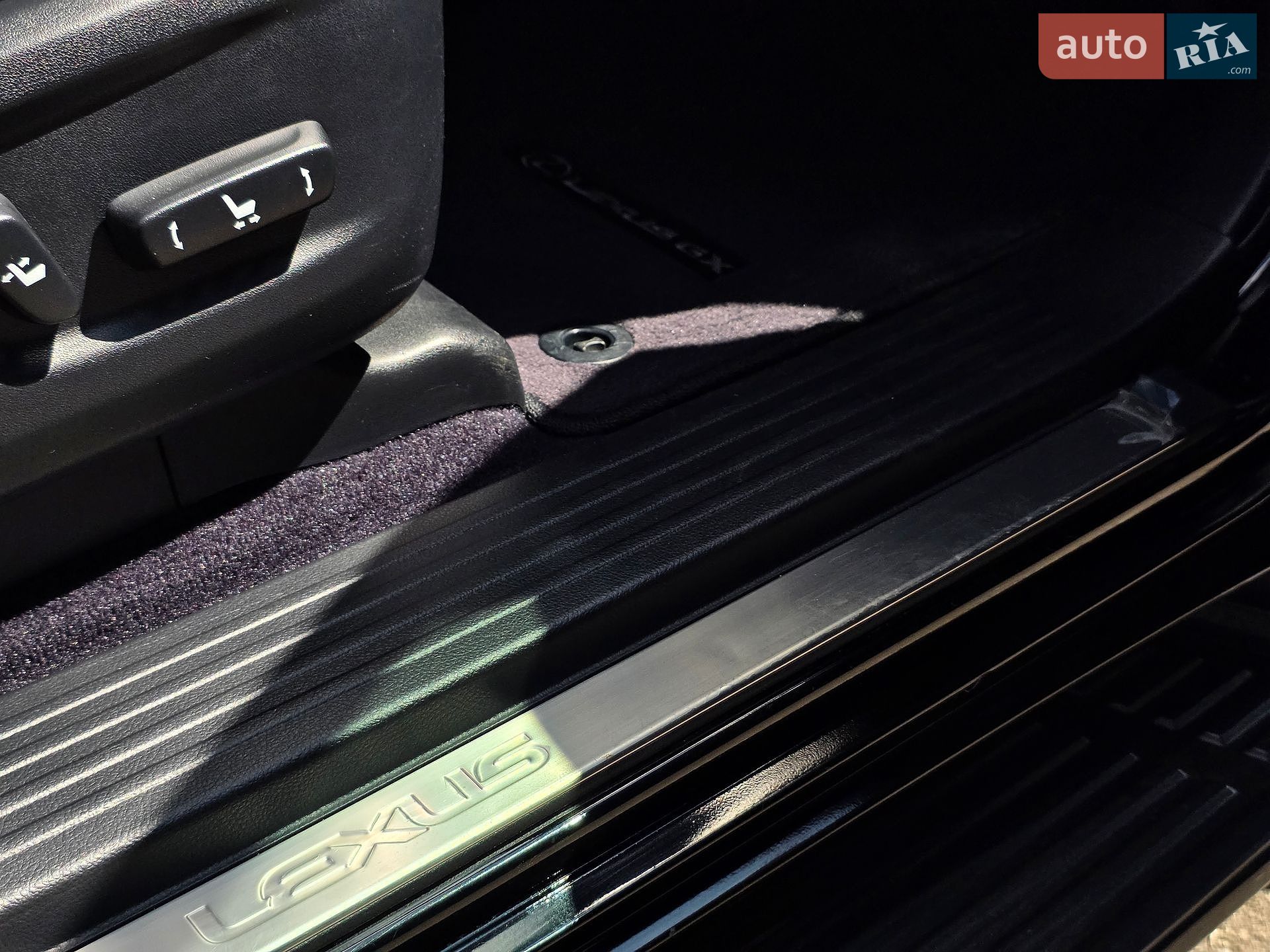 Lexus GX 2019 VIN JTJBM7FX9K5234926 фото оголошення 20 з 54