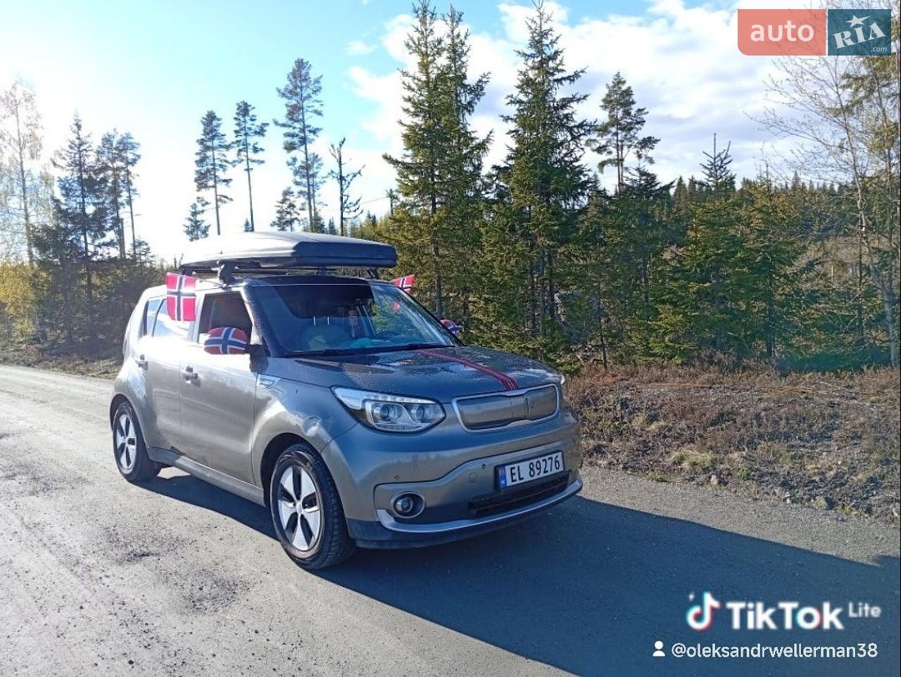 Kia Soul 2016 VIN KNAJX81EFG7007811 фото оголошення 4 з 5