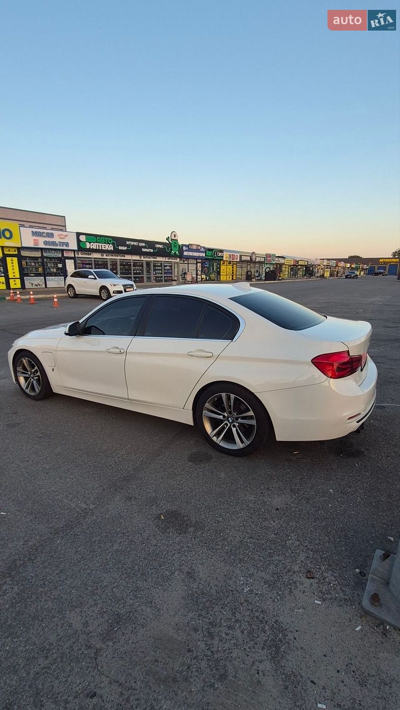 BMW 3 Series 2018 VIN WBA8E1C55JA177931 фото оголошення 4 з 24