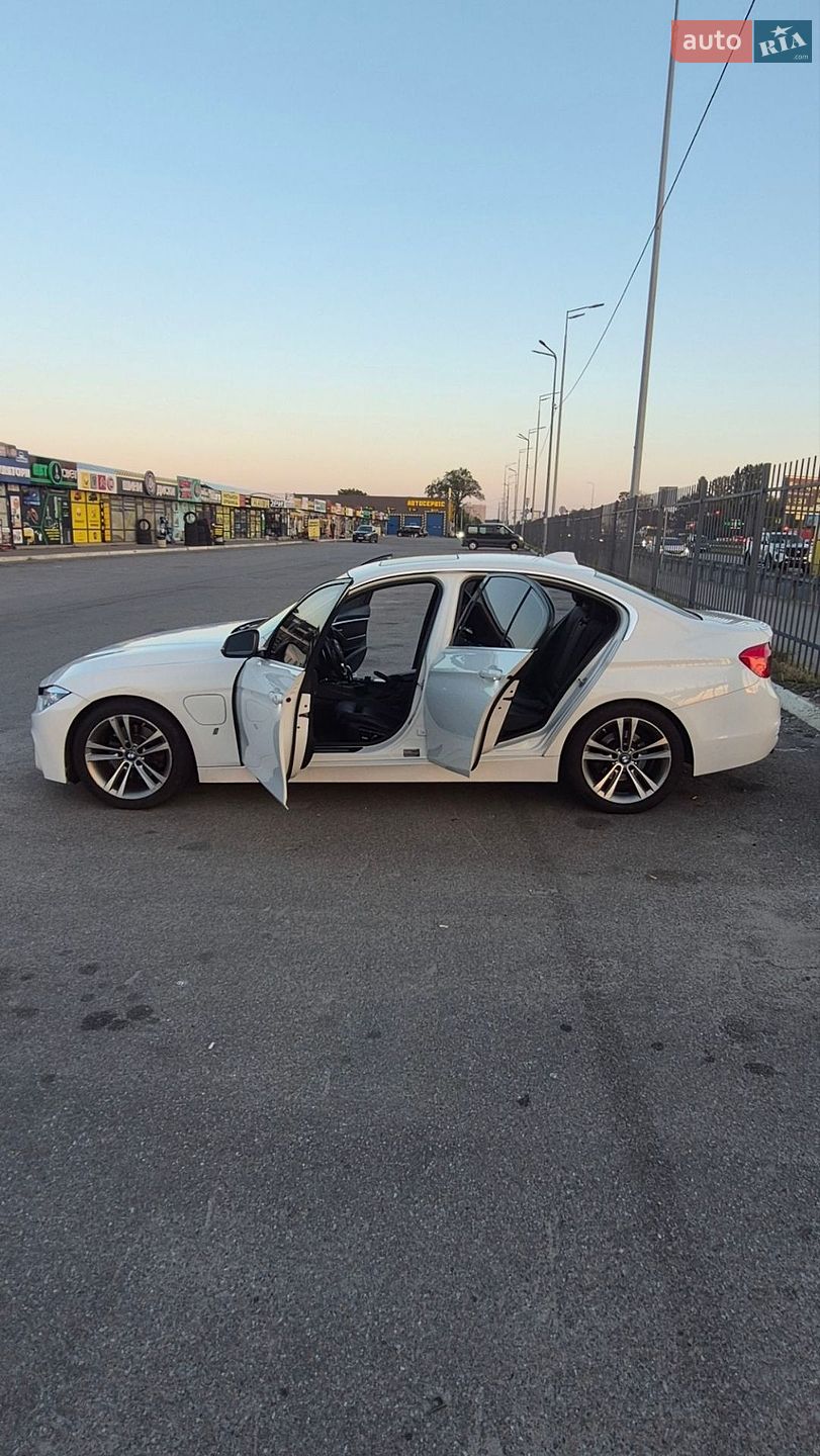 BMW 3 Series 2018 VIN WBA8E1C55JA177931 фото оголошення 9 з 24