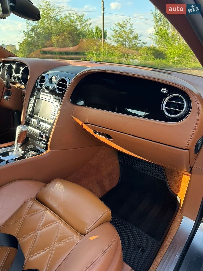 Bentley Continental GT 2005 VIN SCBCE63W05C026642 фото оголошення 18 з 20