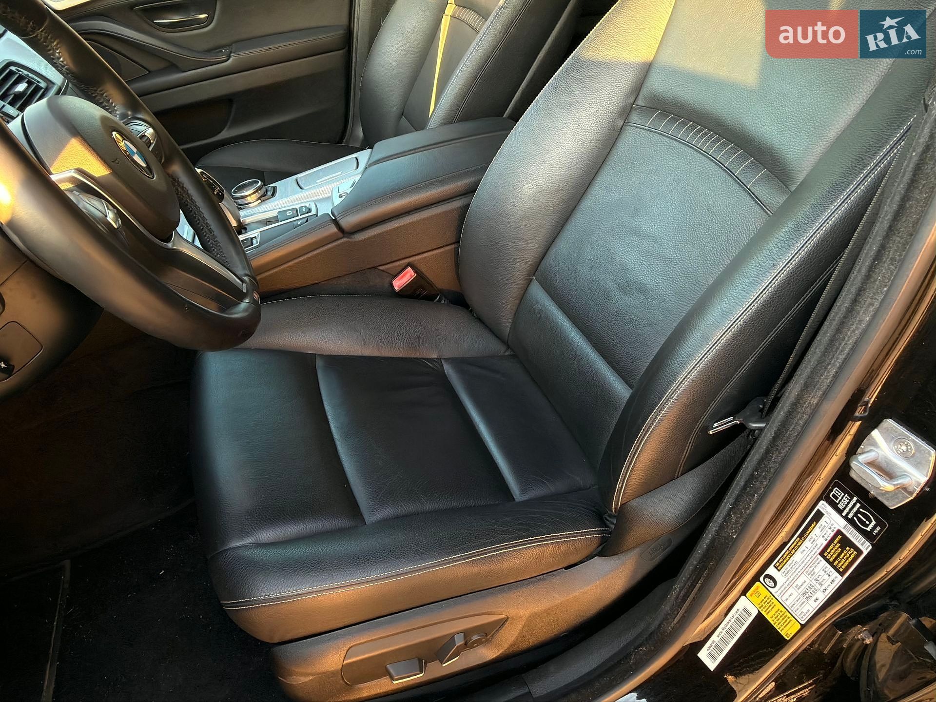 BMW 5 Series 2014 VIN WBA5A5C52ED504943 фото оголошення 31 з 36