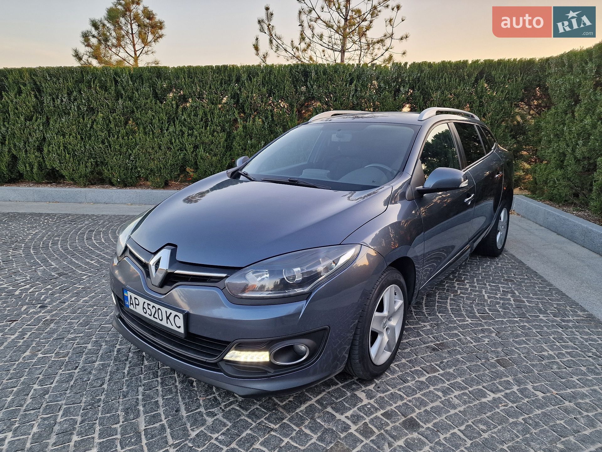 Renault Megane 2015 VIN VF1KZ890H54039017 фото оголошення 2 з 42
