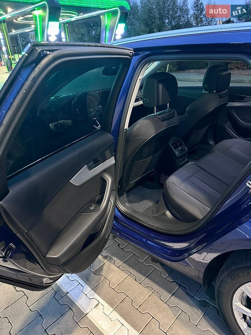 Audi A4 2018 VIN WAUZZZF44JA136460 фото оголошення 17 з 28