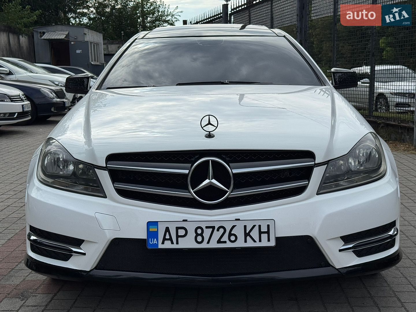 Mercedes-Benz C-Class 2012 VIN WDDGJ4HB7DG060904 фото оголошення 2 з 23