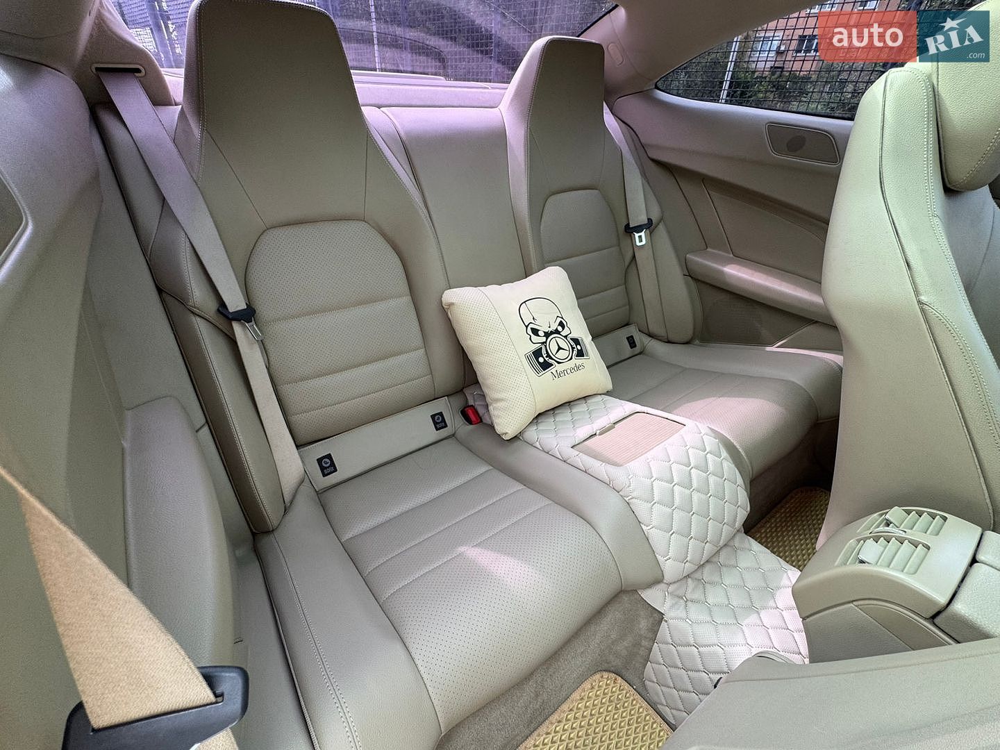 Mercedes-Benz C-Class 2012 VIN WDDGJ4HB7DG060904 фото оголошення 12 з 23