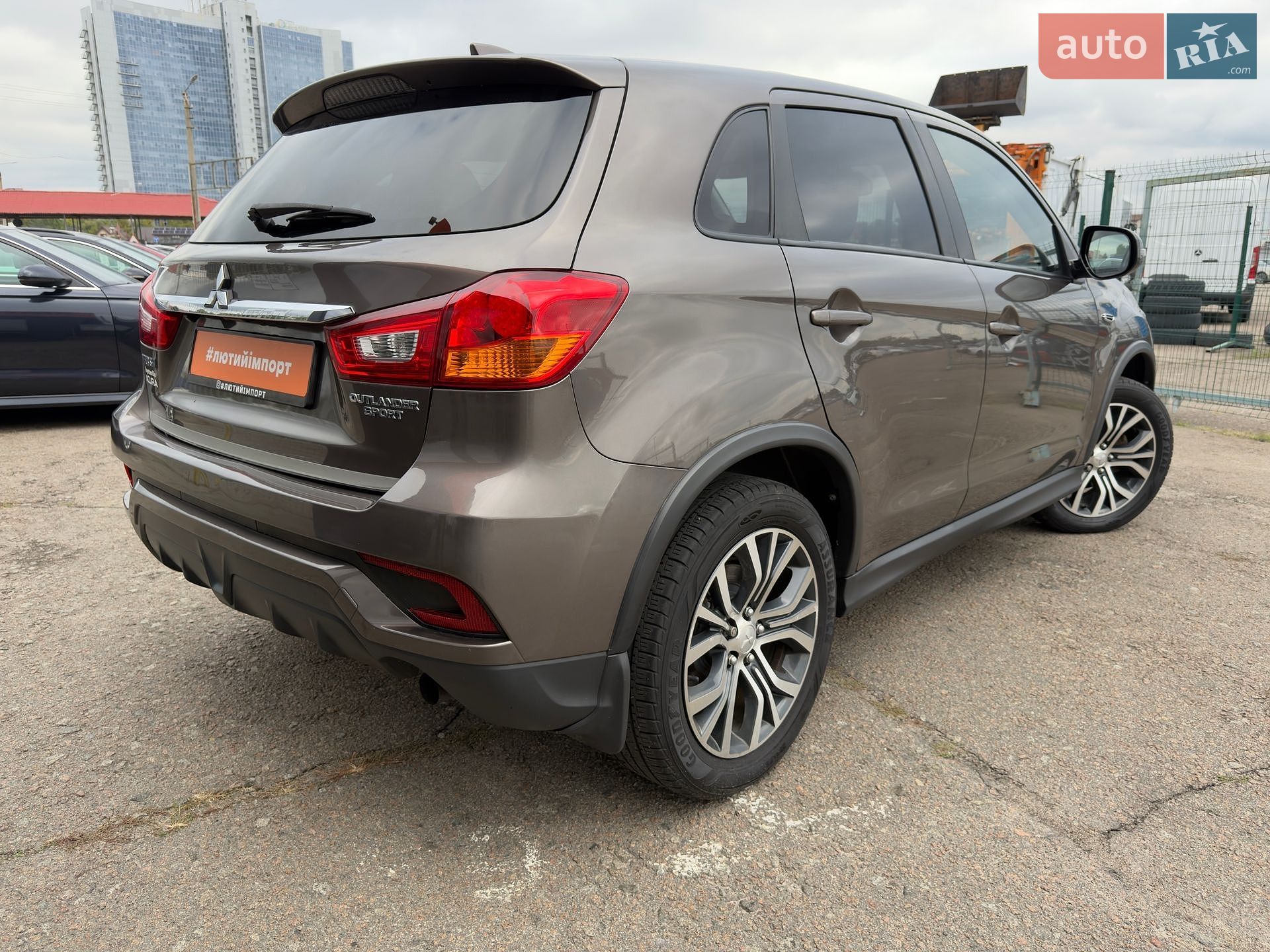 Mitsubishi Outlander Sport 2018 VIN JA4AP3AU7JU017420 фото оголошення 5 з 50