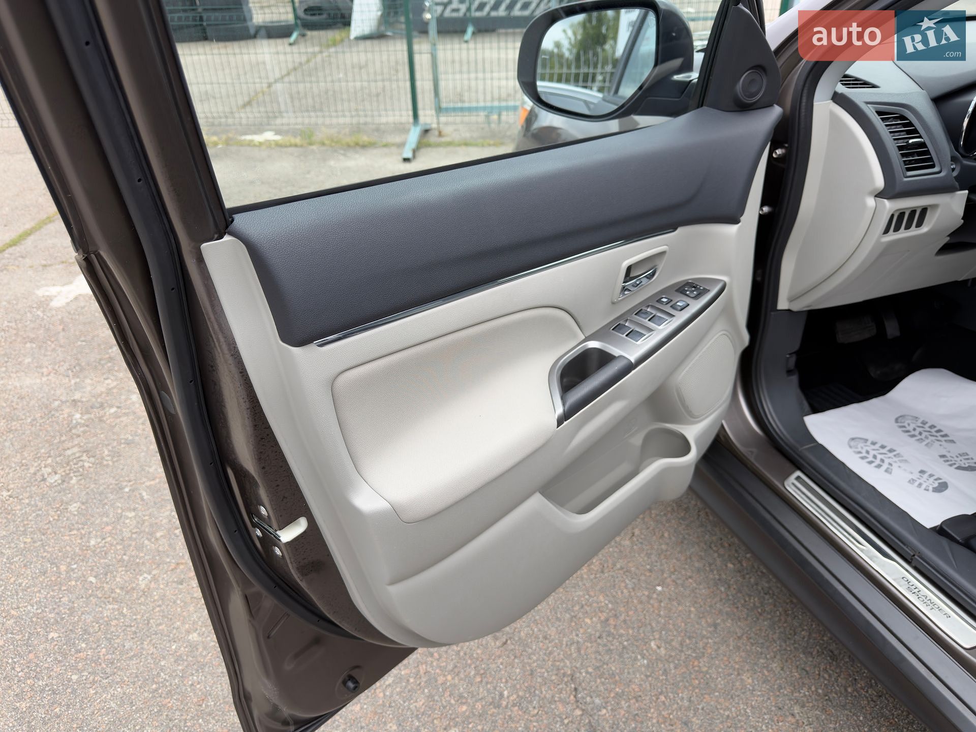 Mitsubishi Outlander Sport 2018 VIN JA4AP3AU7JU017420 фото оголошення 12 з 50