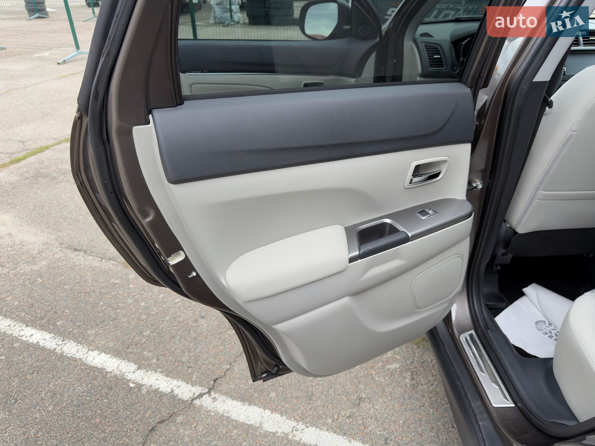 Mitsubishi Outlander Sport 2018 VIN JA4AP3AU7JU017420 фото оголошення 13 з 50