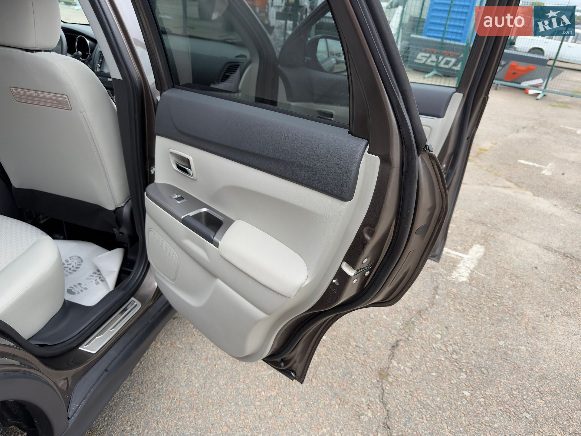 Mitsubishi Outlander Sport 2018 VIN JA4AP3AU7JU017420 фото оголошення 15 з 50