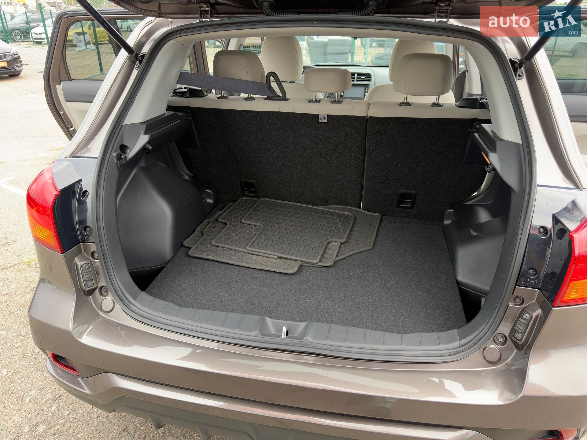Mitsubishi Outlander Sport 2018 VIN JA4AP3AU7JU017420 фото оголошення 17 з 50