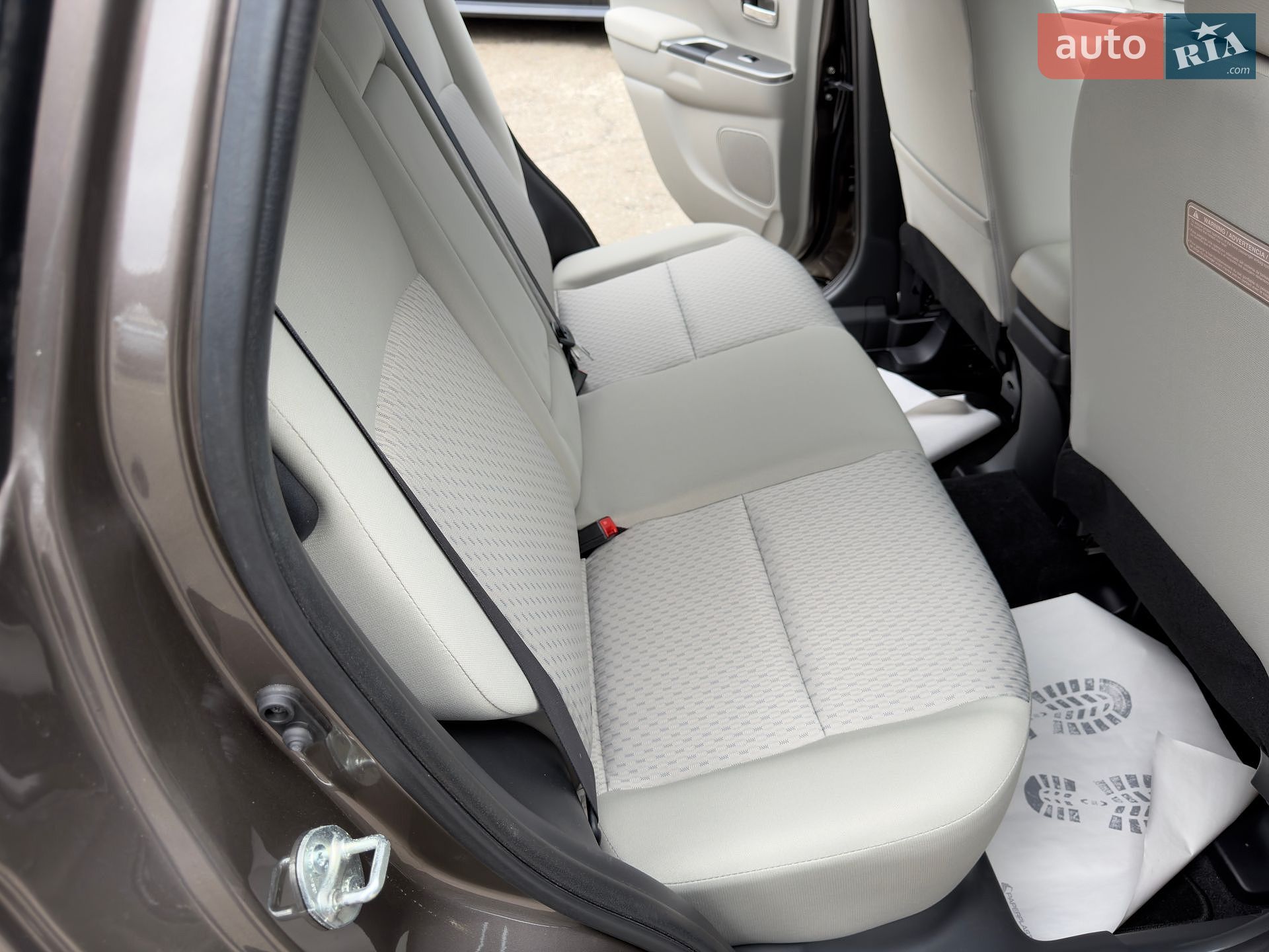Mitsubishi Outlander Sport 2018 VIN JA4AP3AU7JU017420 фото оголошення 22 з 50