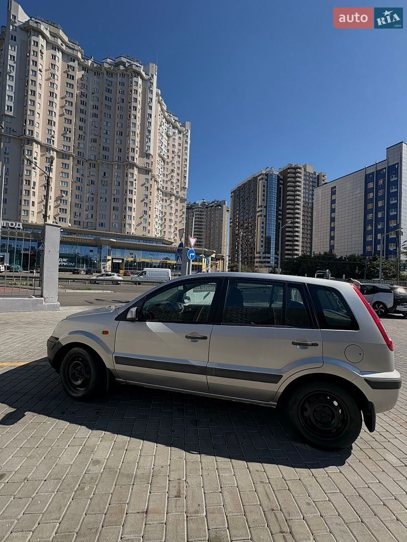 Ford Fusion 2007 VIN WF0UXXGAJU7Y08372 фото оголошення 6 з 36