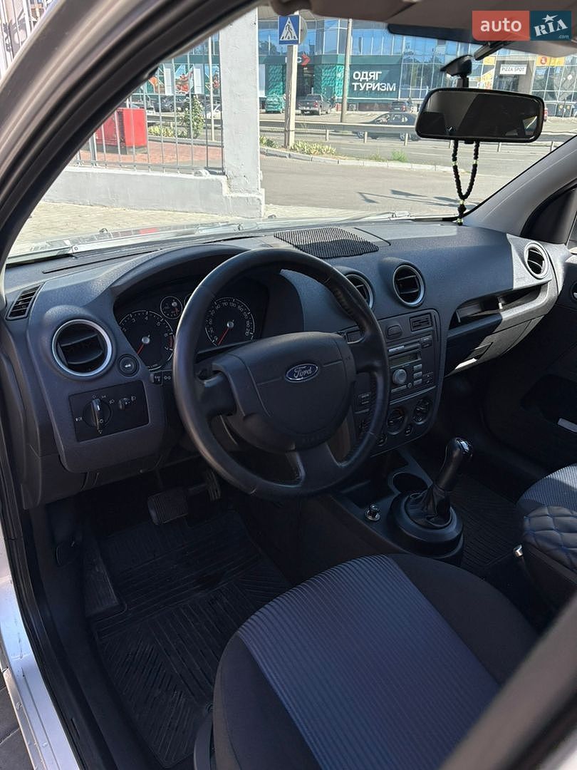 Ford Fusion 2007 VIN WF0UXXGAJU7Y08372 фото оголошення 13 з 36