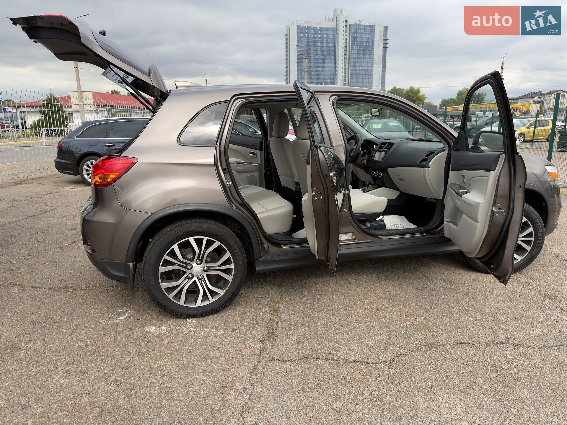 Mitsubishi Outlander Sport 2018 VIN JA4AP3AU7JU017420 фото оголошення 42 з 50