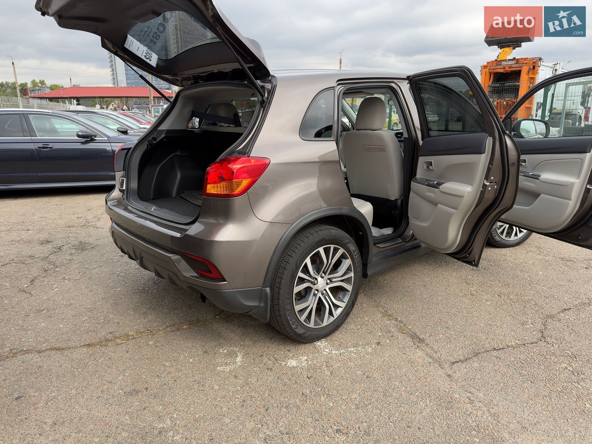 Mitsubishi Outlander Sport 2018 VIN JA4AP3AU7JU017420 фото оголошення 44 з 50