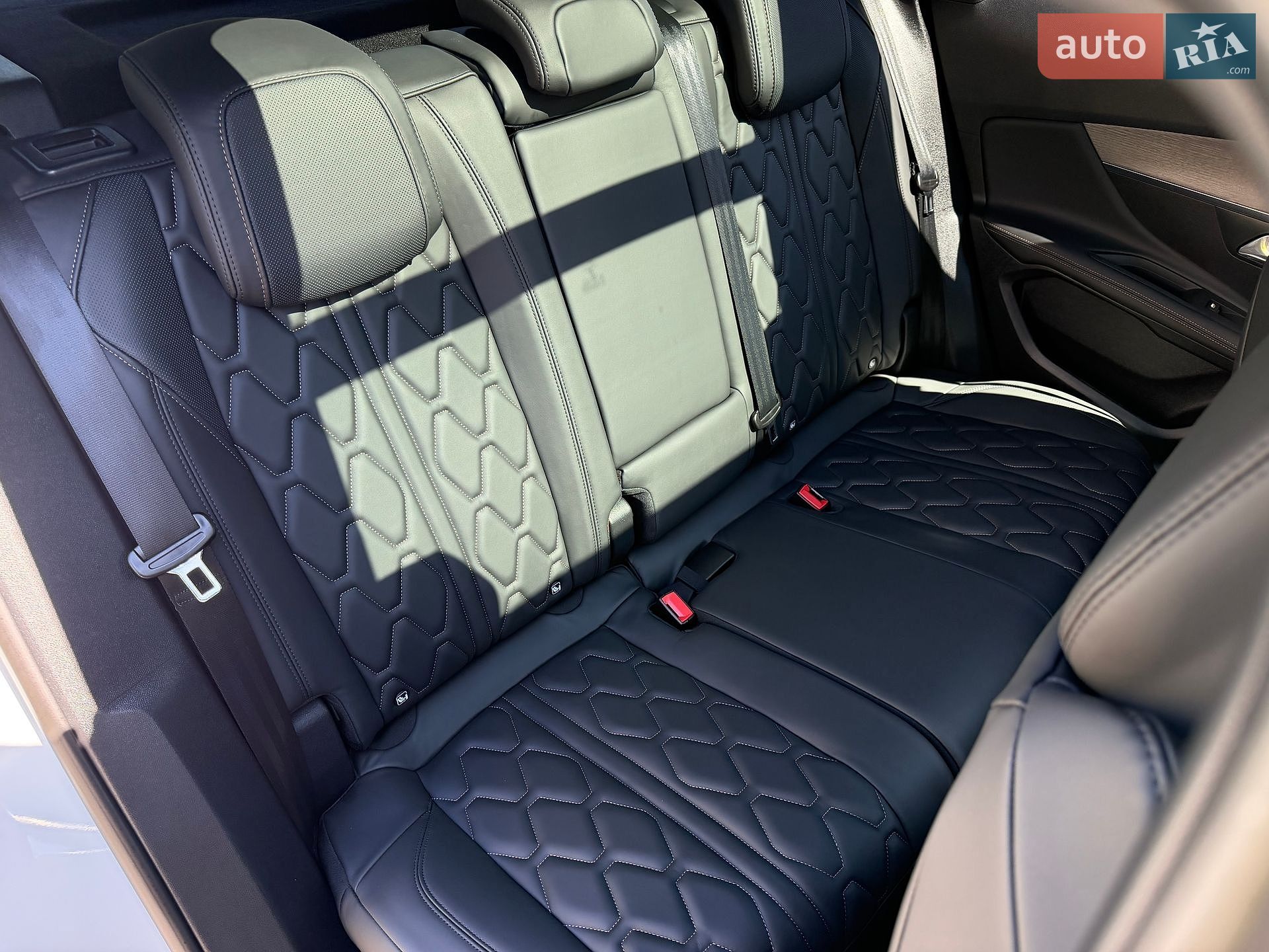Peugeot 3008 2017 VIN VF3MJAHWWHS328181 фото оголошення 72 з 101