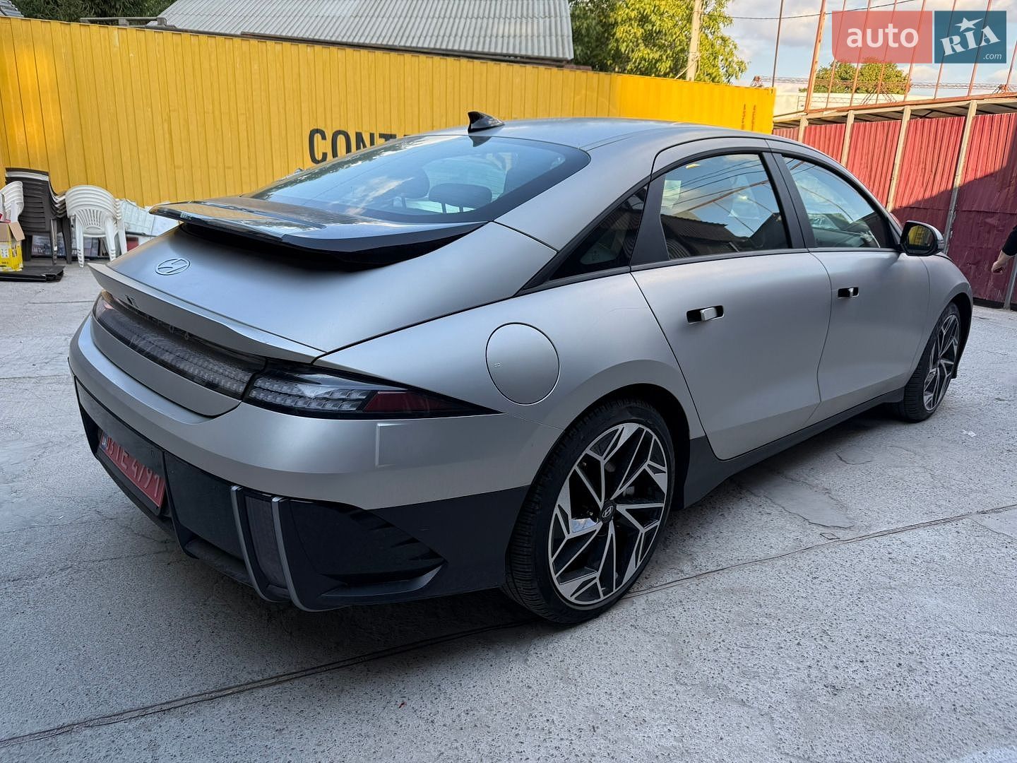 Hyundai Ioniq 6 2023 VIN KMHM34AA4PA041769 фото оголошення 2 з 28