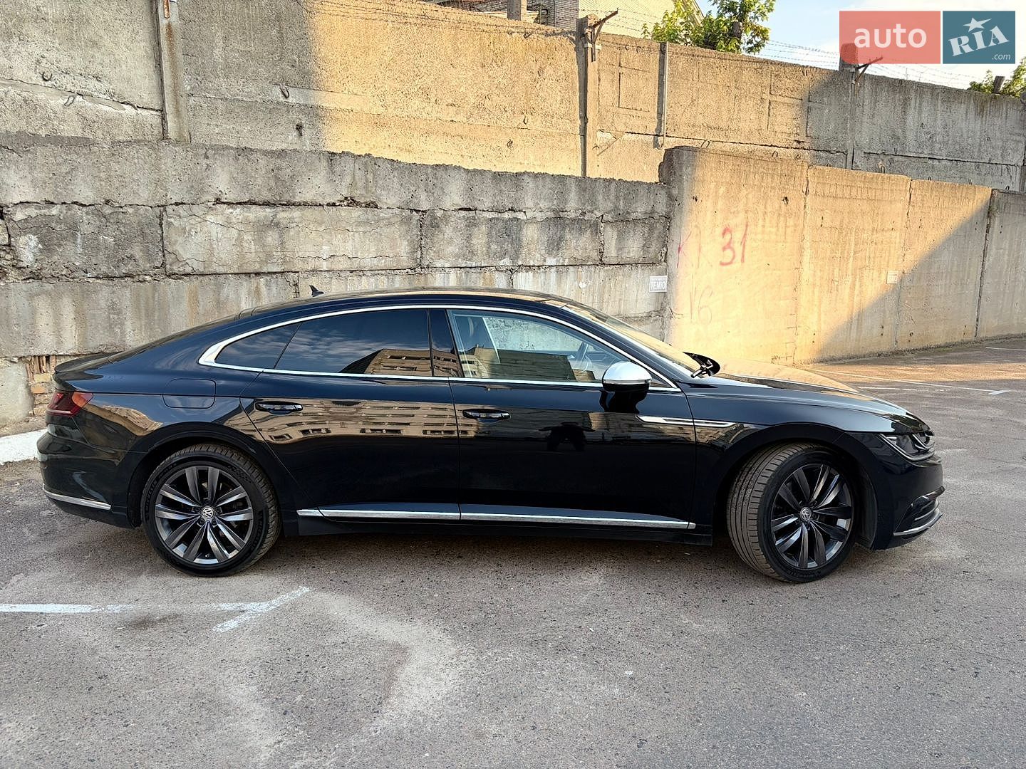 Volkswagen Arteon 2018 VIN WVWZZZ3HZJE527096 фото оголошення 5 з 37