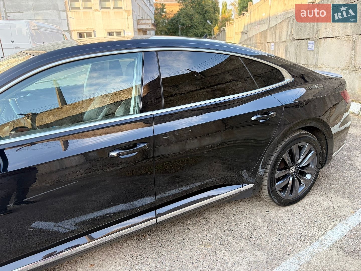 Volkswagen Arteon 2018 VIN WVWZZZ3HZJE527096 фото оголошення 8 з 37
