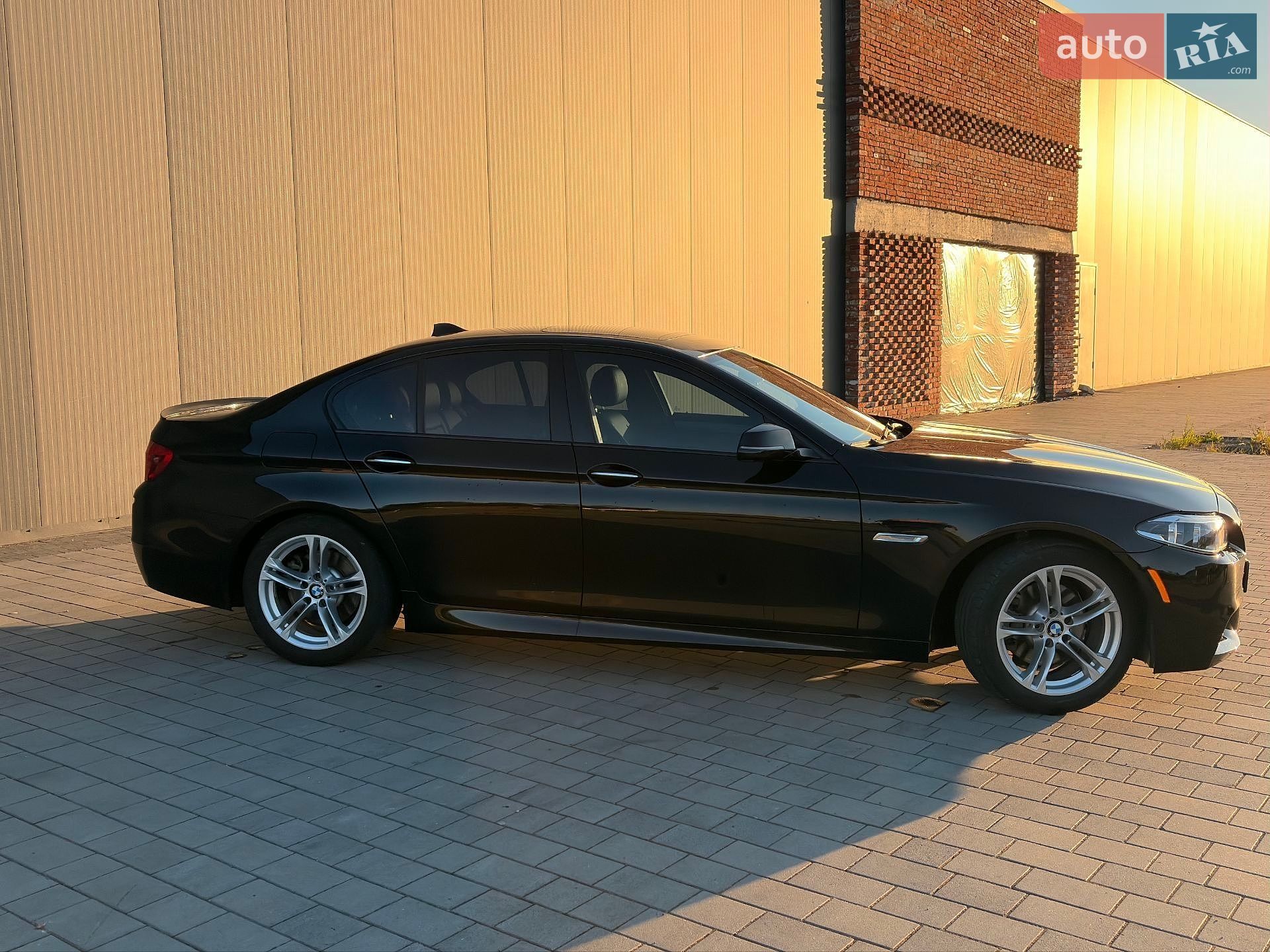 BMW 5 Series 2014 VIN WBA5A5C52ED504943 фото оголошення 9 з 36
