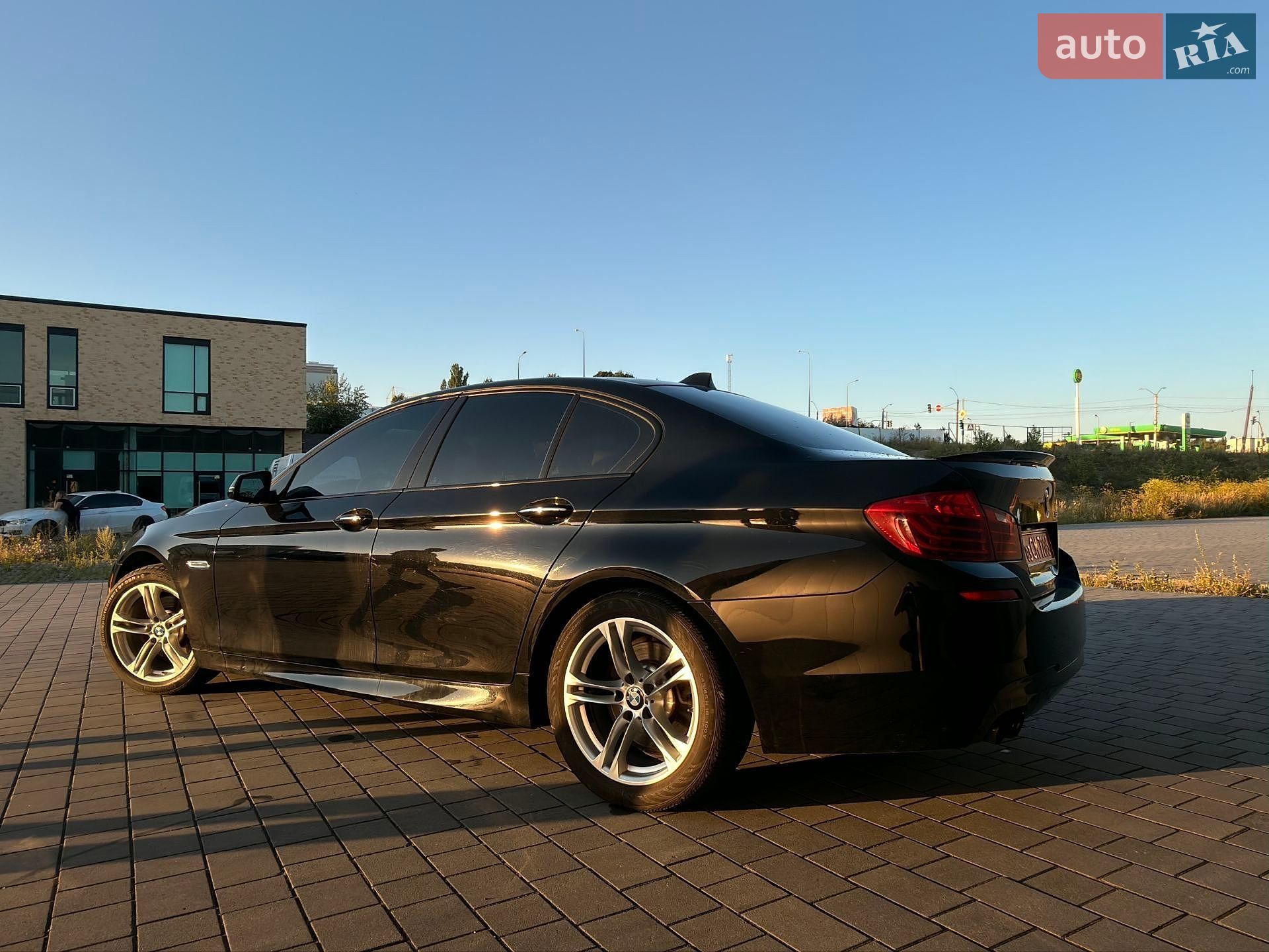 BMW 5 Series 2014 VIN WBA5A5C52ED504943 фото оголошення 10 з 36