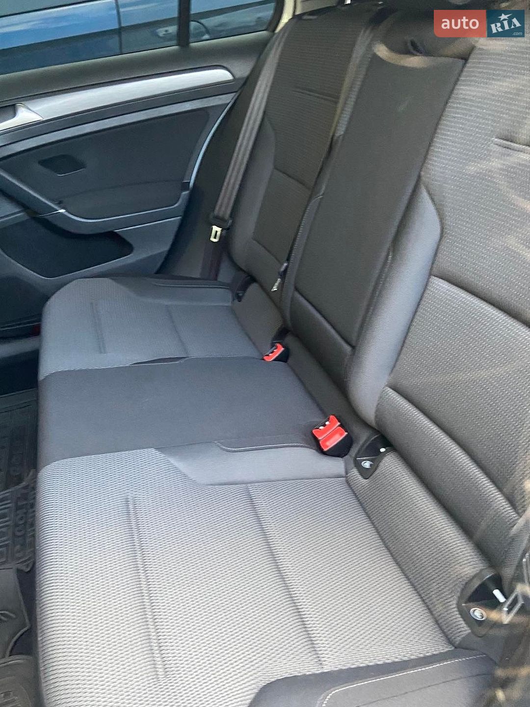 Volkswagen e-Golf 2017 VIN WVWKR7AUXHW950626 фото оголошення 16 з 32