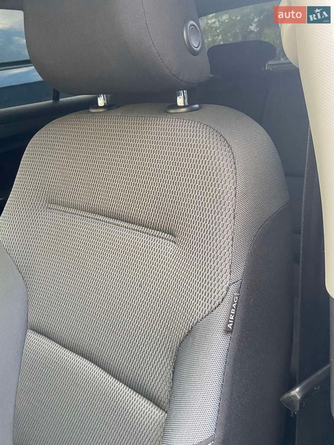 Volkswagen e-Golf 2017 VIN WVWKR7AUXHW950626 фото оголошення 18 з 32