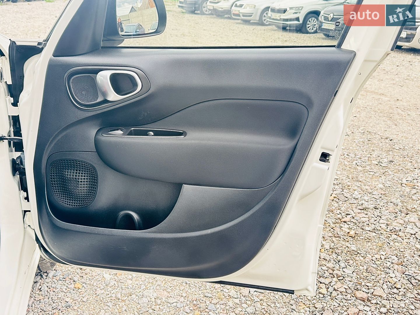 Fiat 500L 2015 VIN ZFA19900005274185 фото оголошення 21 з 27