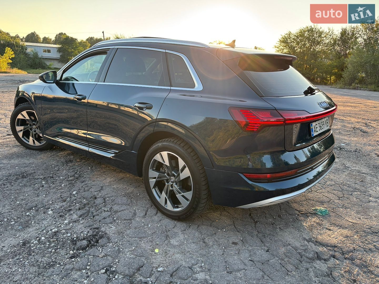 Audi e-tron 2019 VIN WAUZZZGE5LB016512 фото оголошення 122 з 130