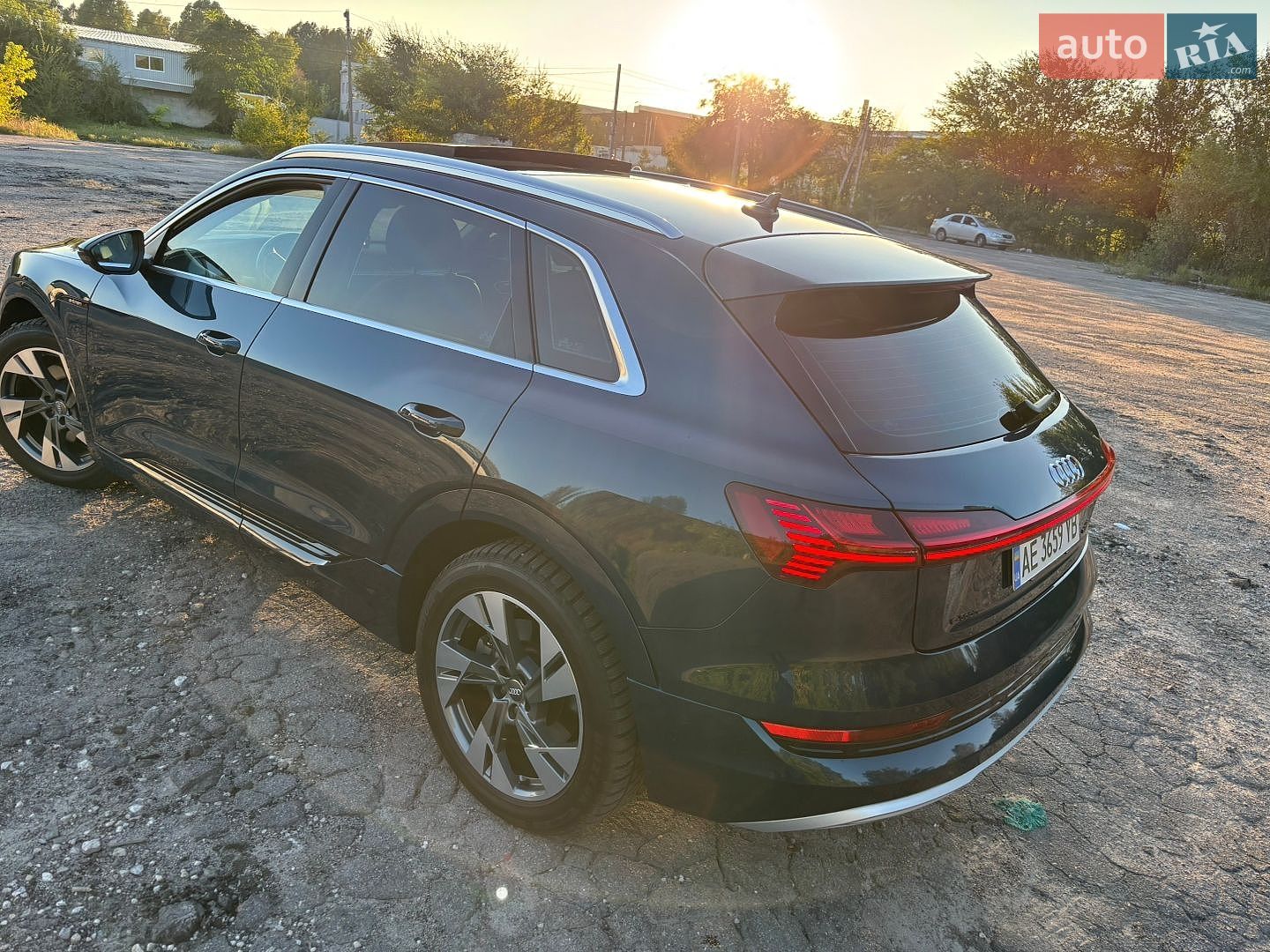Audi e-tron 2019 VIN WAUZZZGE5LB016512 фото оголошення 125 з 130